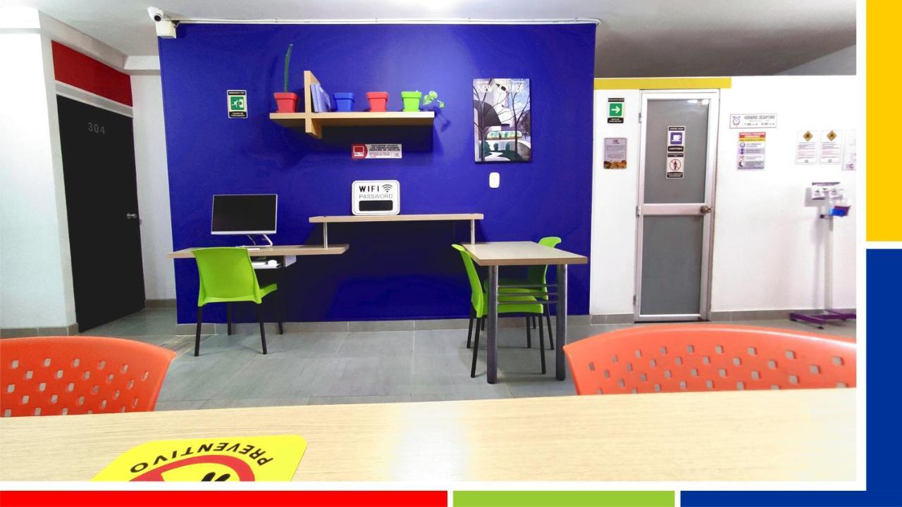 酒店 Econotel Colours 3*