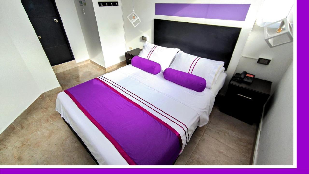 Econotel Colours Hotel 3*