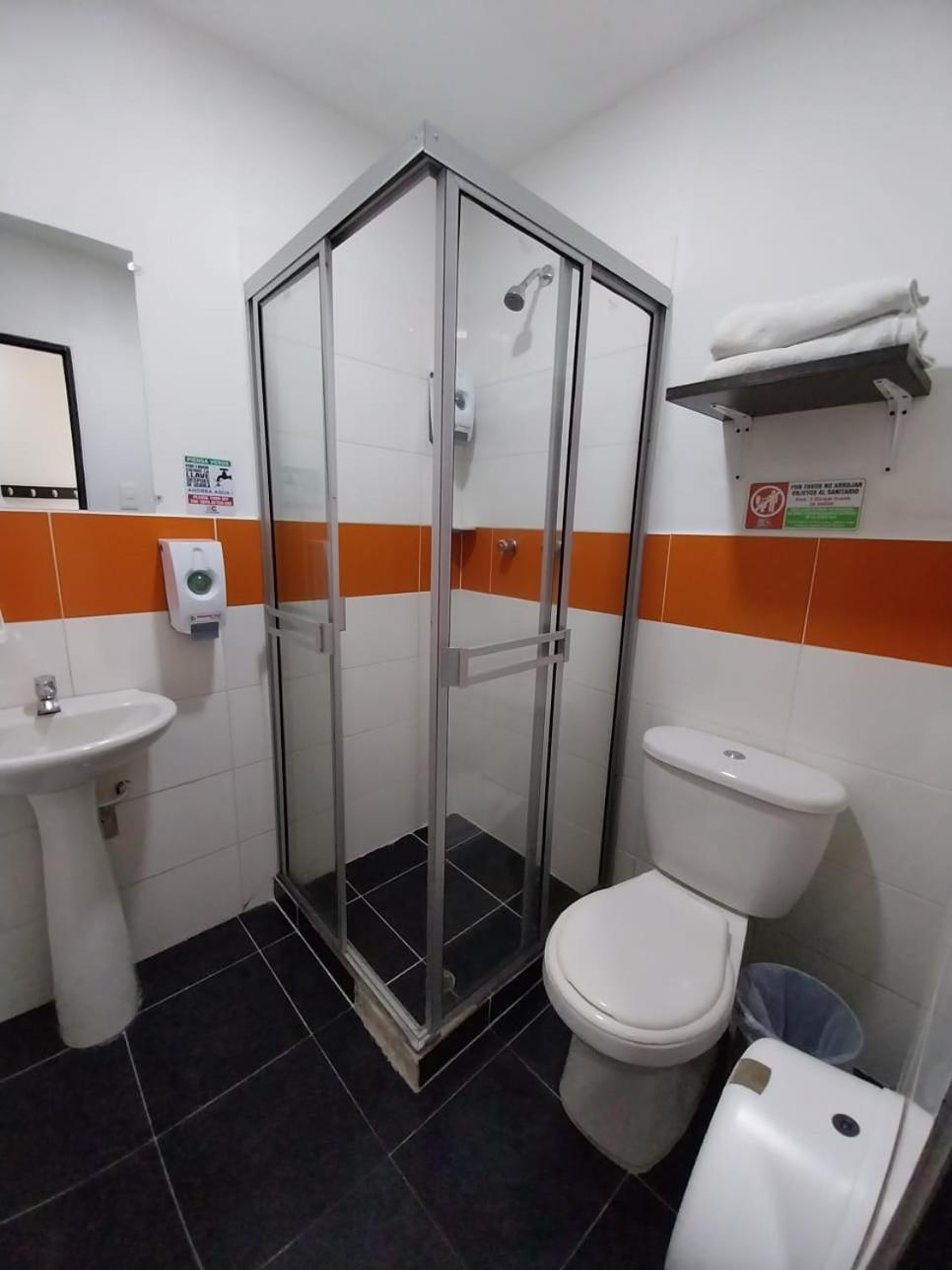 Econotel Colours Hotel 3*