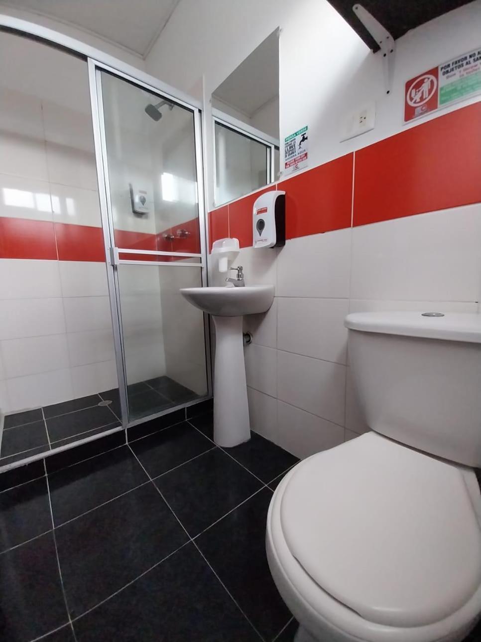 Hotel Econotel Colours 3*