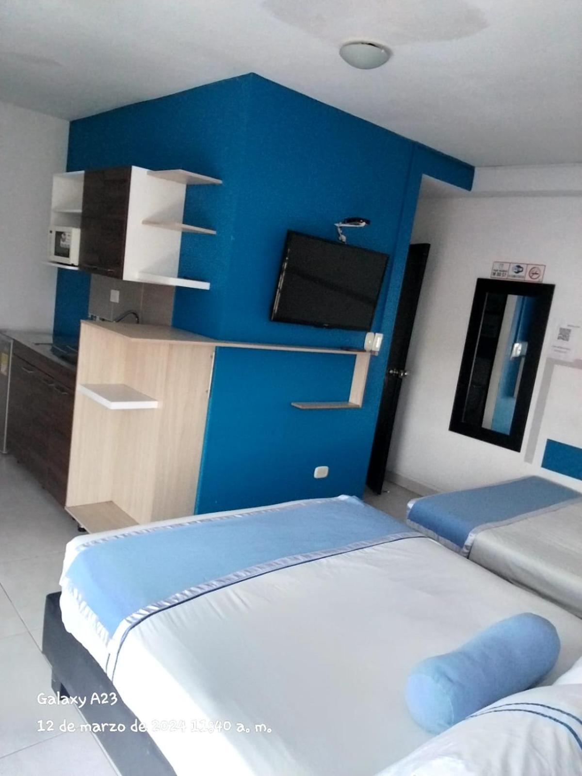 Hotel Econotel Colours 3*