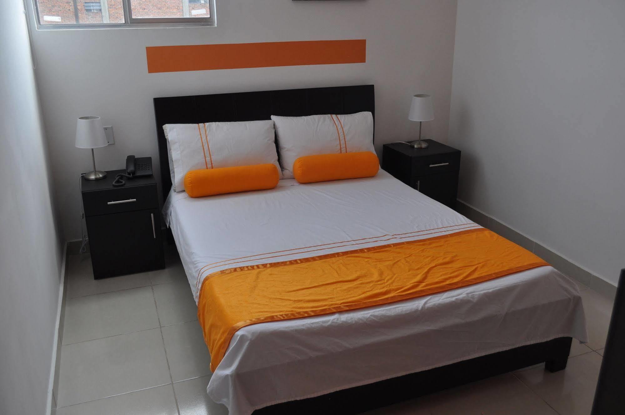 Hotel Econotel Colours 3*